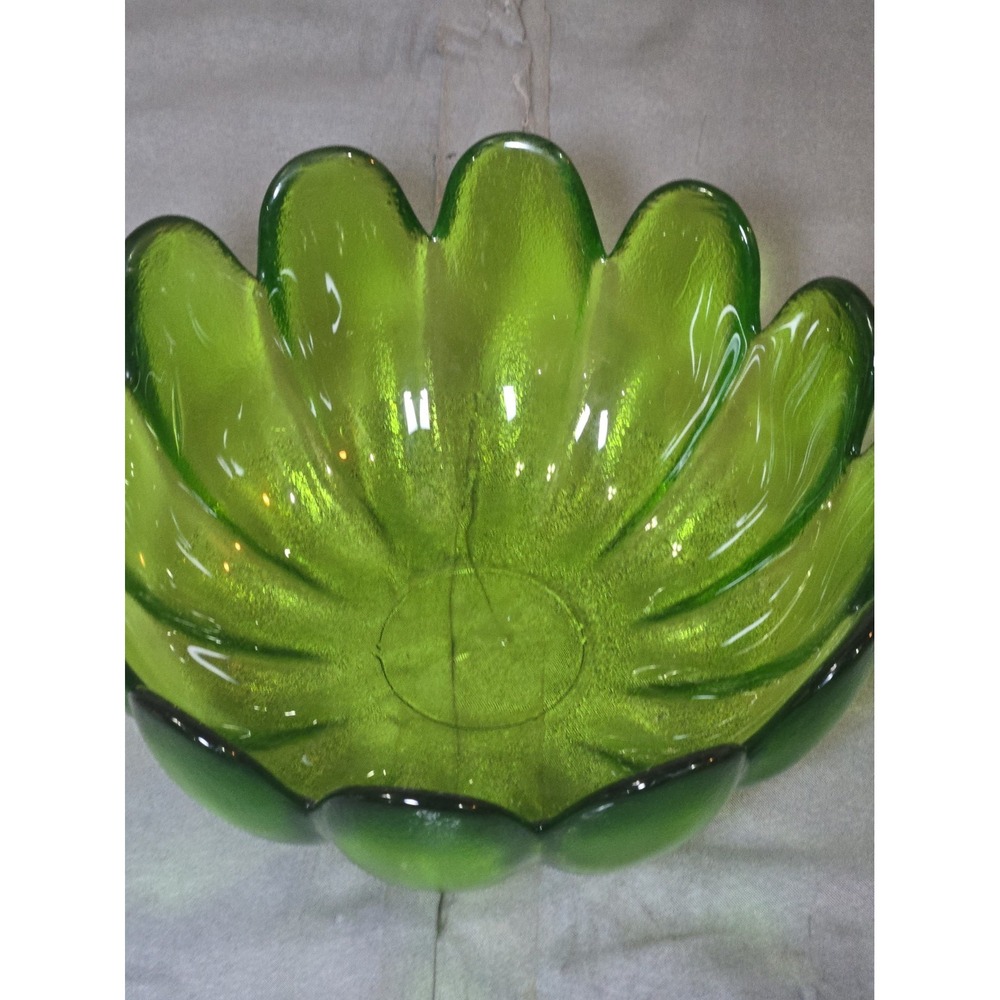 Vintage Indiana Glass Large Green 12 Petal Lotus Bowl 11" Serving/Console Bowl - Picture 3 of 11